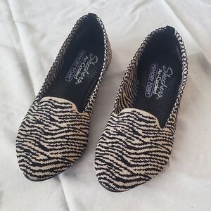 EUC Sketchers Tiger Stripe Tan Black Sz 6.5 COMFORTABLE